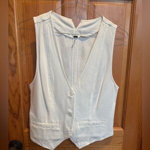 YFB Sleeveless White V-Neck Button Front Vest NWOT